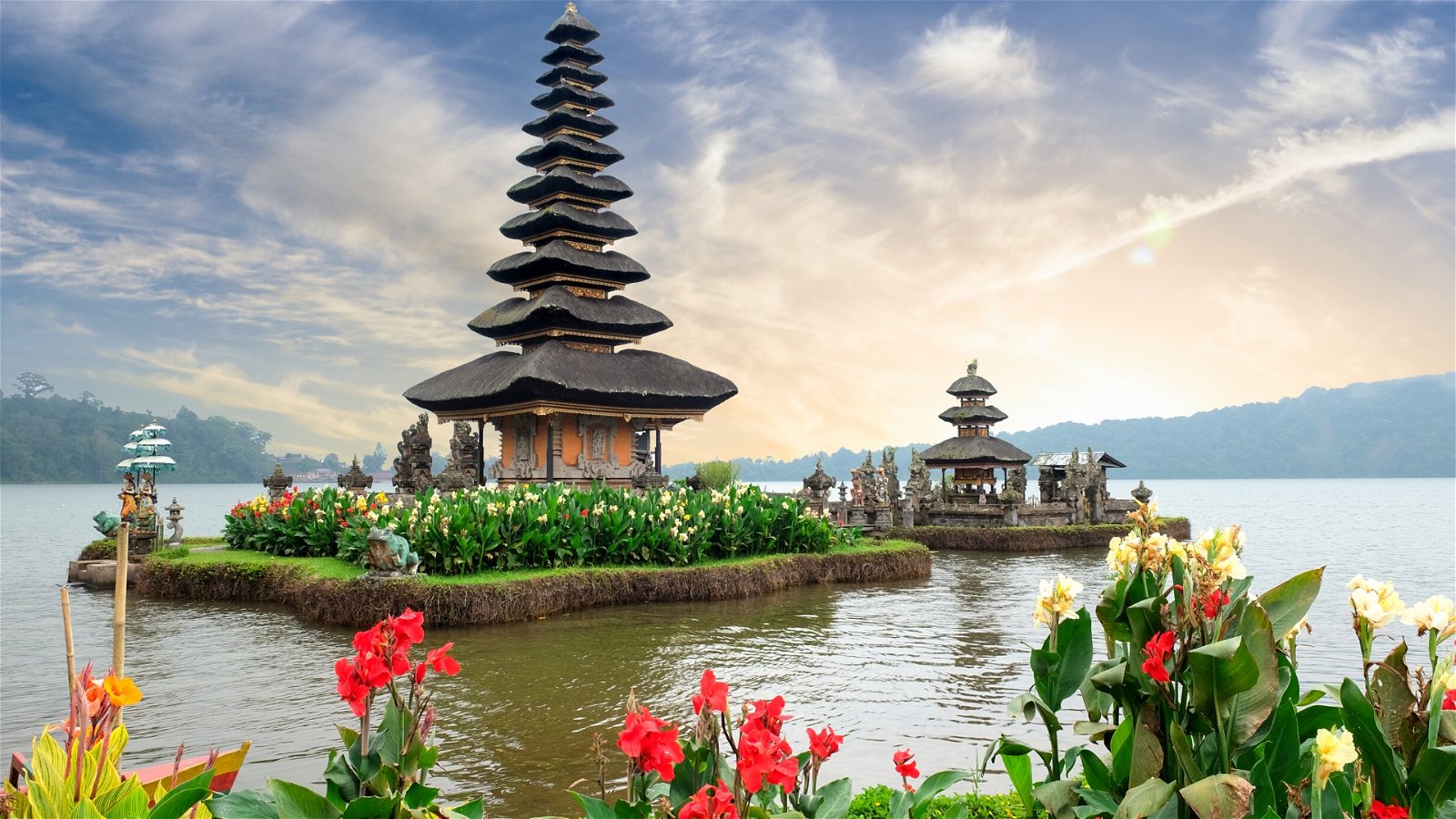Бали персис. Остров Бали Индонезия. Бали (остров в малайском архипелаге). Индонезия храм улун-дану. Фото острова Бали в Индонезии.